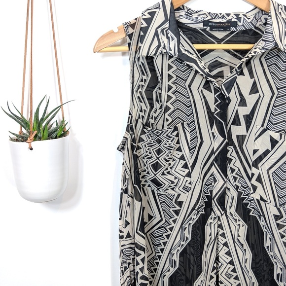 • bcbg max azria • patterned sleeveless blouse - Picture 5 of 8